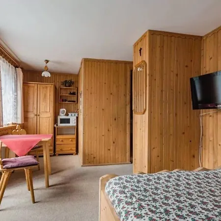 Dom Lesnik Homestay szállás *